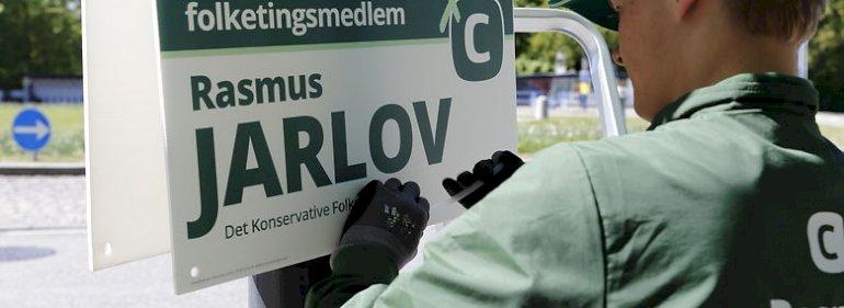 Når kampen på valgplakater også bliver et kommunalt anliggende