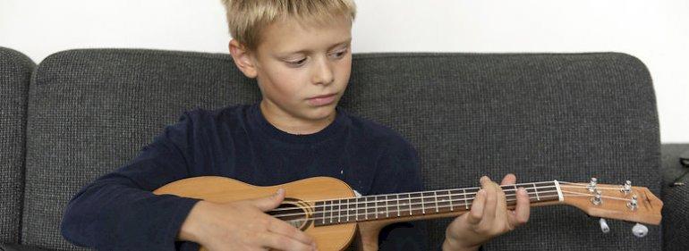 Trompet, guitar og trommer skal give skolebørn dannelse