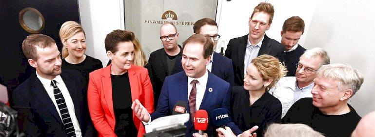 Ny finanslov høvler de værste knaster for regeringen af