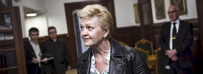 Flere toppolitikere bryder regler om åbenhed i Folketinget