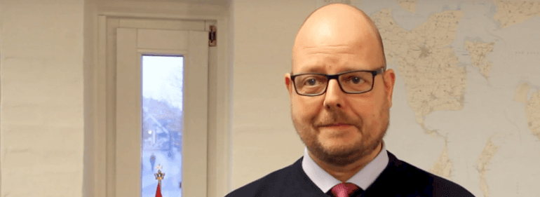 Tidligere kommunaldirektør sigtet for mandatsvig