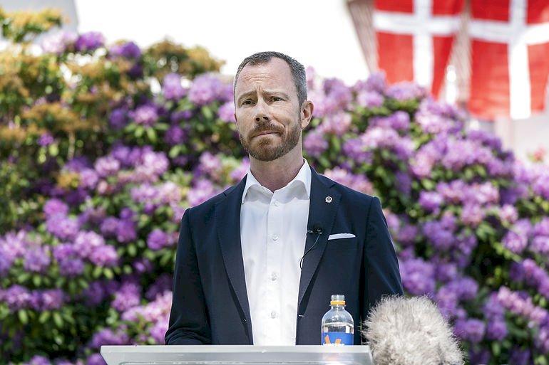 Ellemann-Jensen trækker sig som gruppeformand