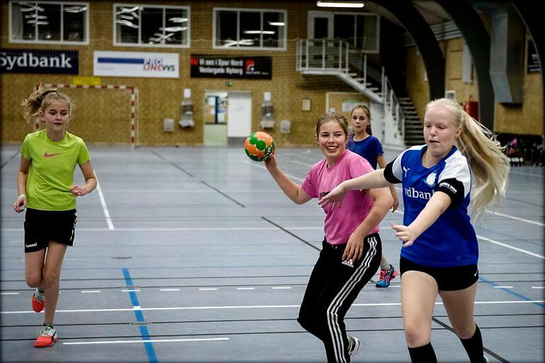 Minister forlænger dispensation til at støtte foreninger