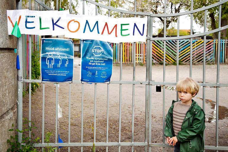 Egedal opgiver at forlænge forældres farvel ved lågen