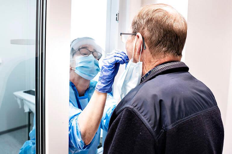 Rekord for både udførte test og modtagne vacciner