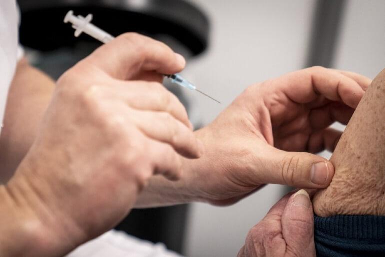 I to regioner kan alle komme på akutliste til restvacciner