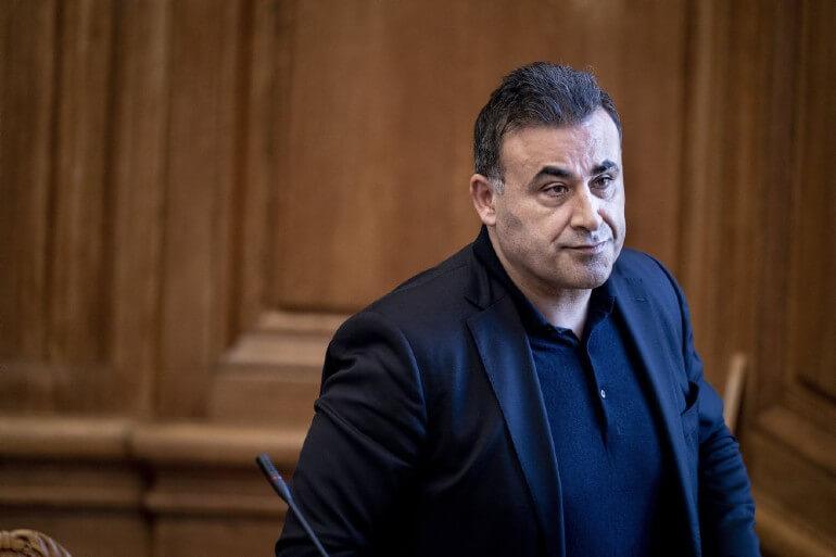 Naser Khader sygemelder sig fra Folketinget