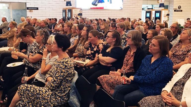 Pædagoger og ledere skal i børnehøjde
