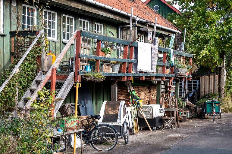 Regeringen vil bygge almene boliger på Christiania