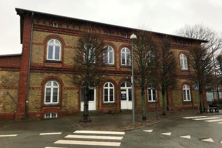 Tønder køber Skærbæks historiske stationsbygning