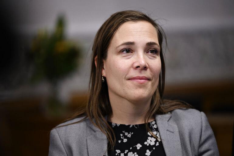 Regeringen vil organisere faste teams i ældreplejen