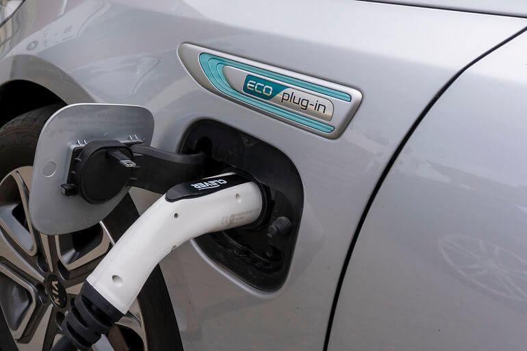 Plugin-hybridbiler fik skatterabat på 8,3 milliarder i 2021