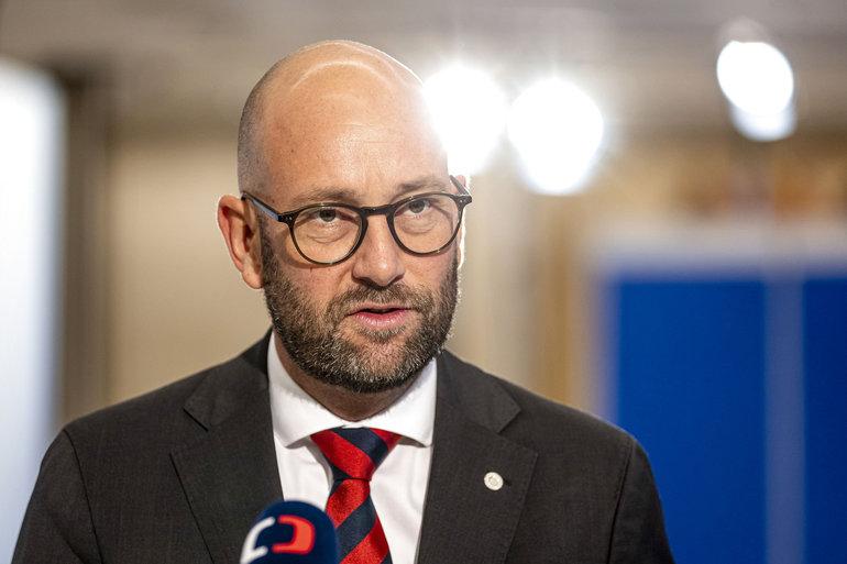 Prehn er skyld i kreditkortundersøgelse: Jeg er træt af det