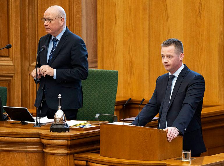 Enig Venstre-gruppe bakker op om at droppe minkkrav