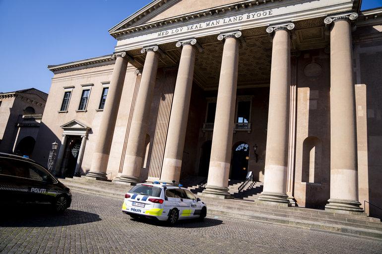 Mand sigtes for at have dræbt sin hustru på plejehjem