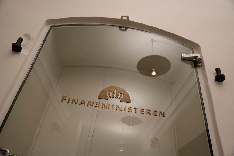 Regeringen anklages for at skjule milliarder inden forhandlinger med KL