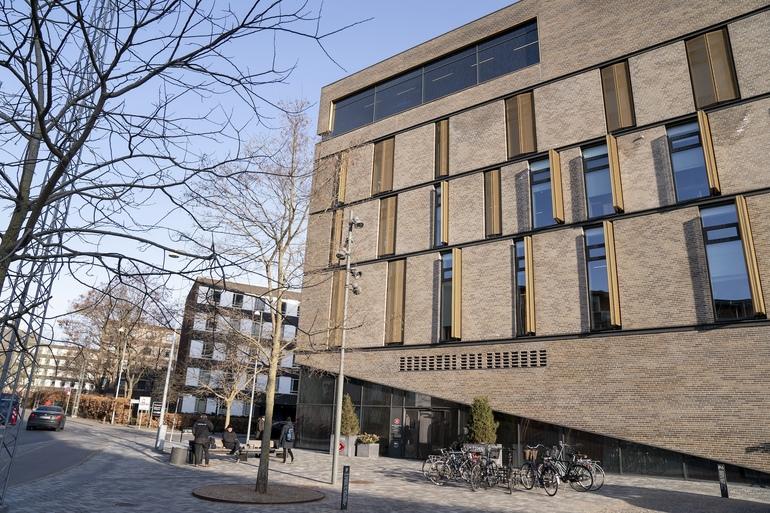 31-årig sigtes for at stikke læge med kniv fire gange