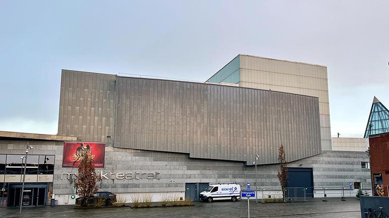 Holstebro må pille glaspaneler ned fra ikonisk tårn 