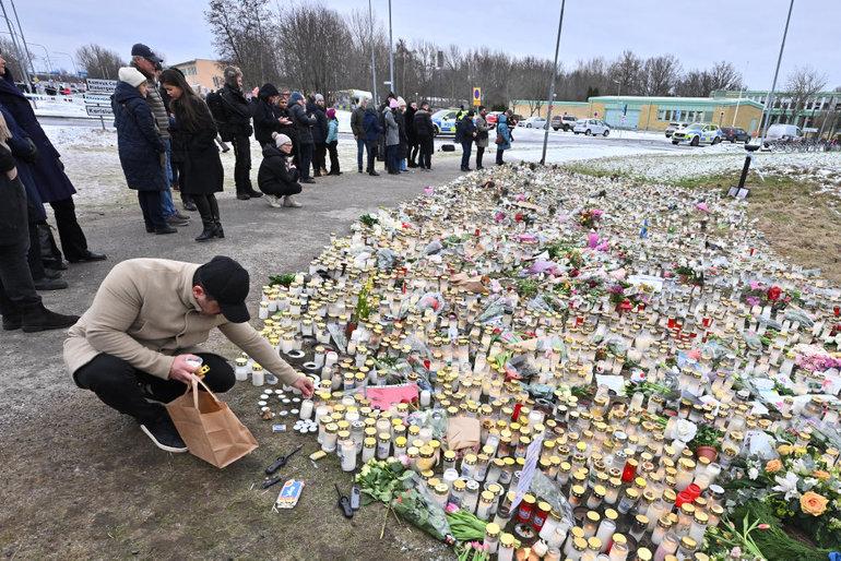 Efter svensk skoleskyderi: Beredskabsplanerne skal op af skuffen
