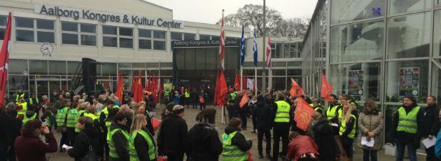 Oliepris og demo som optakt til KL-topmøde