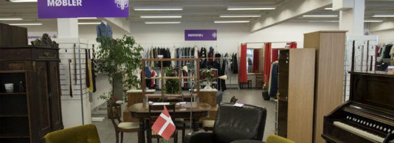 Kommunale genbrugs­butikker møder hård kritik