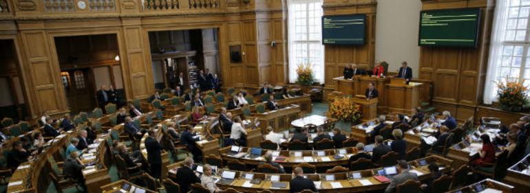Folketinget kritiserer Løkke for lukkethed om svindel
