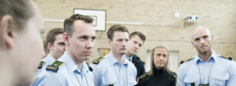 Meget forskellig indsats i forsøget på at få politiskole