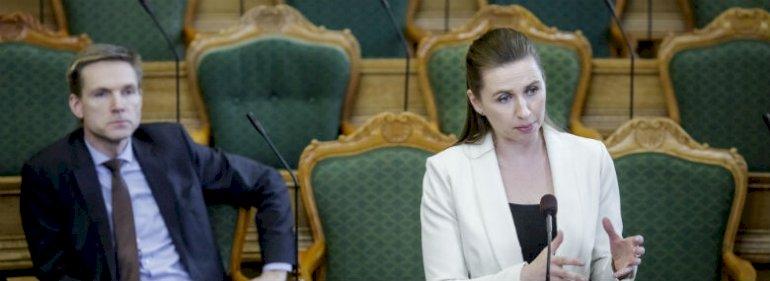 Minister åbner for skatte­kommission efter pres fra DF og S