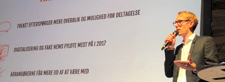 På Folkemødet virker giraffen stadig