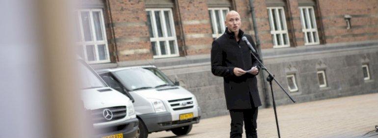 Tommy Petersen (R) beder nu om regning for en rådhusfest