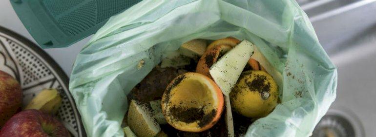 Kommuner om bioposer fulde af plastik: Skandaløst og en ommer