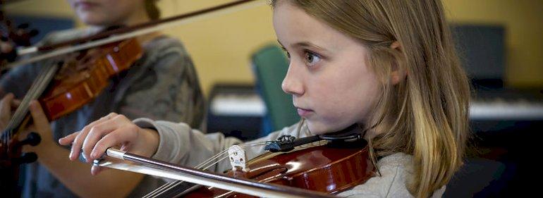 Alle Hjørrings fireårige skal spille violin i 2019