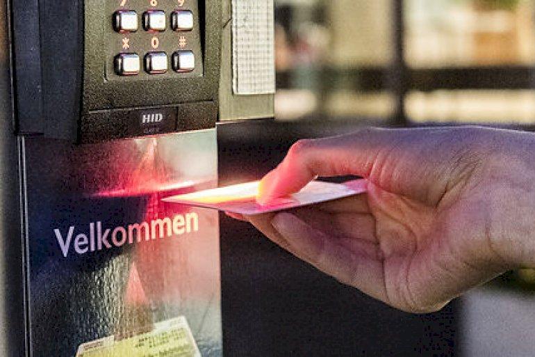 Flere og flere kan selv låse sig ind på biblioteket